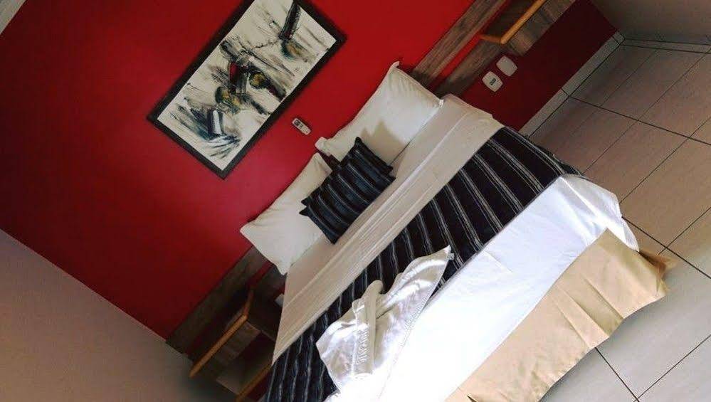 Hotel Pousada Real Sinop Bagian luar foto